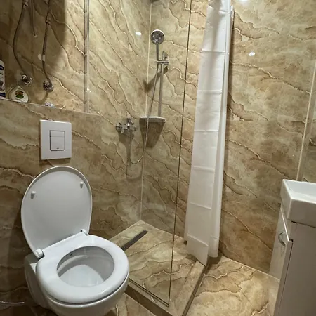 Center Point בית הארחה 3*