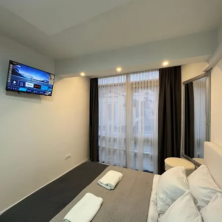 Center Point בית הארחה 3*
